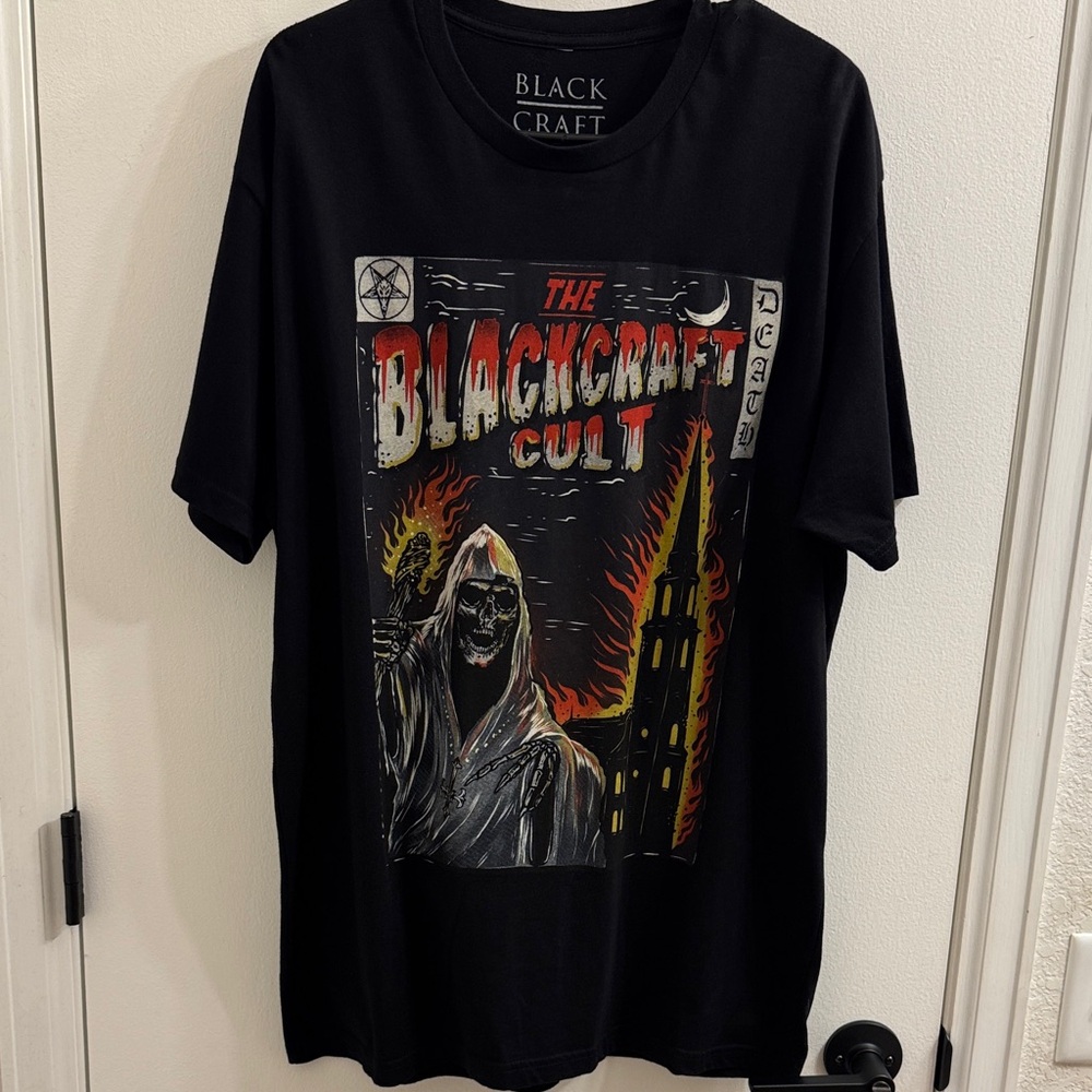 BLACK CRAFT Burning church Tee